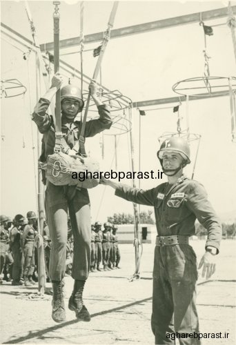 حسن اقارب پرست در دوره چتربازی