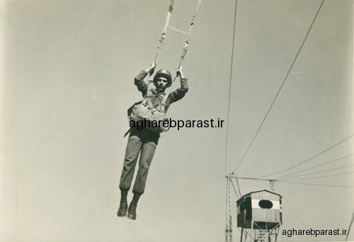 حسن اقارب پرست در دوره چتربازی